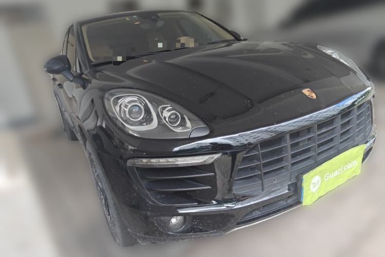 Used Porsche Macan 2016 Macan 2.0T Front Right 45 Deg