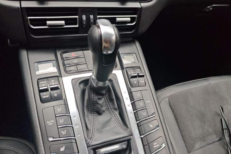 Used Porsche Macan 2016 Macan 2.0T Gear Lever