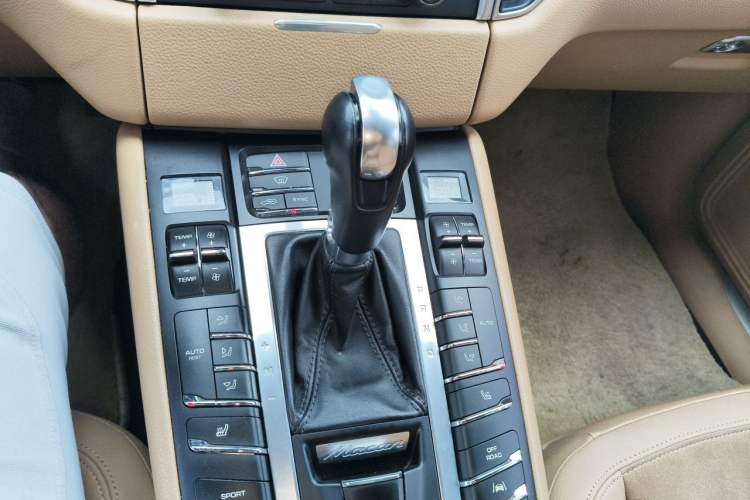 Used Porsche Macan 2016 Macan 2.0T Gear Lever
