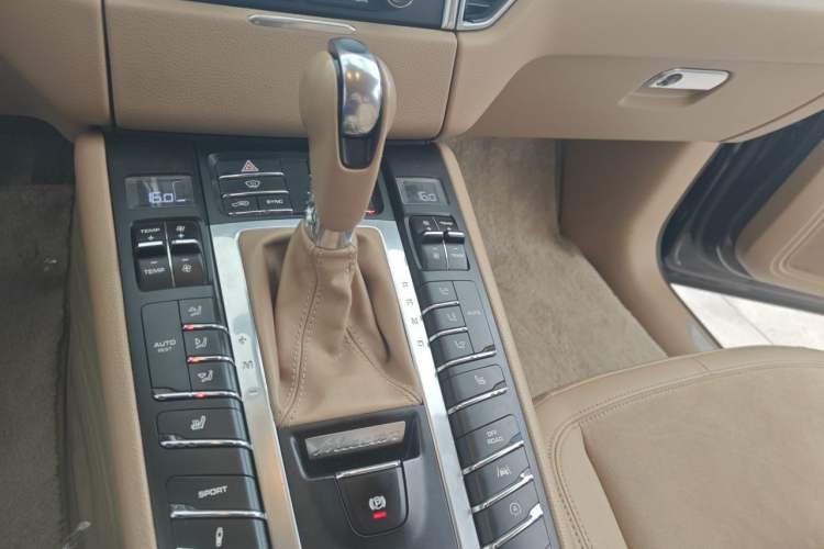 Used Porsche Macan 2016 Macan 2.0T Gear Lever