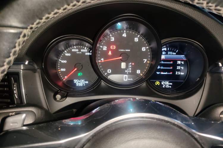 Used Porsche Macan 2016 Macan 2.0T Instrument Cluster