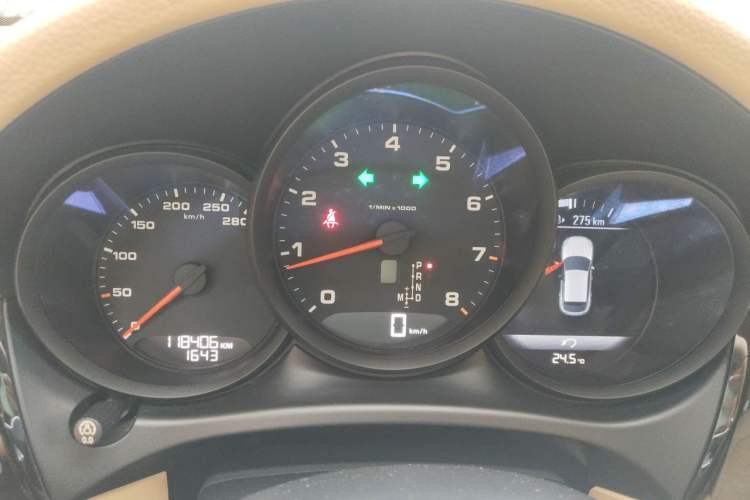 Used Porsche Macan 2016 Macan 2.0T Instrument Cluster