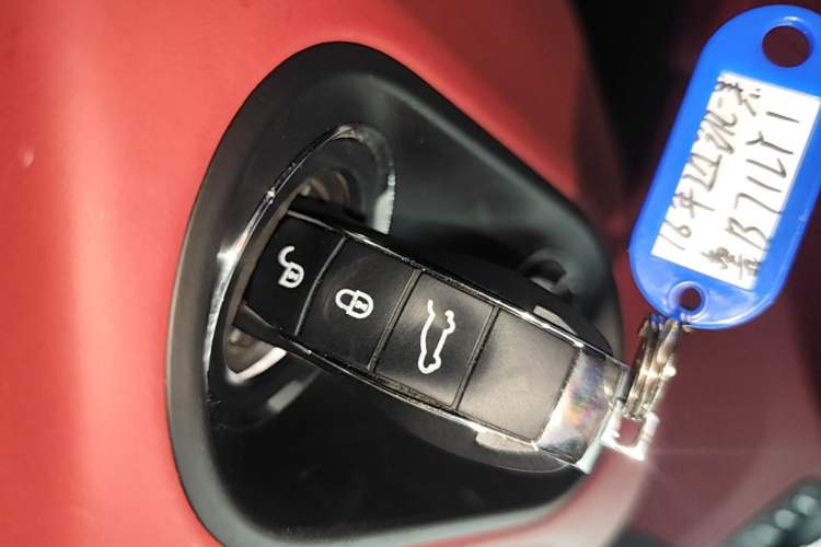Used Porsche Macan 2016 Macan 2.0T Interior 1