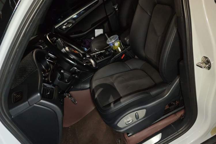 Used Porsche Macan 2016 Macan 2.0T Left Front Seat