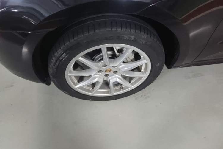 Used Porsche Macan 2016 Macan S 3.0T Left Front Wheel Hub