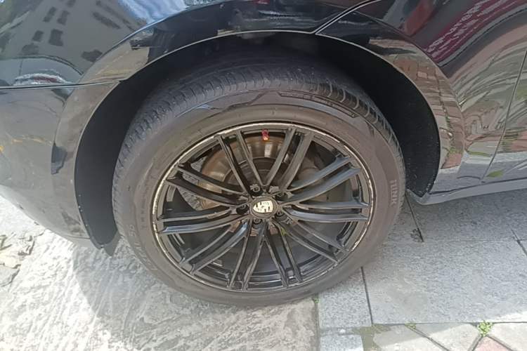 Used Porsche Macan 2016 Macan 2.0T Left Front Wheel Hub