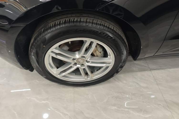 Used Porsche Macan 2016 Macan S 3.0T Left Front Wheel Hub
