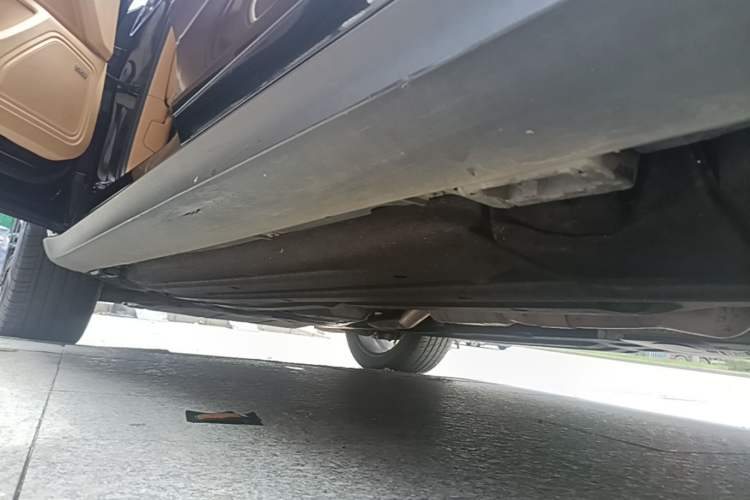 Used Porsche Macan 2016 Macan 2.0T Left Side Sill