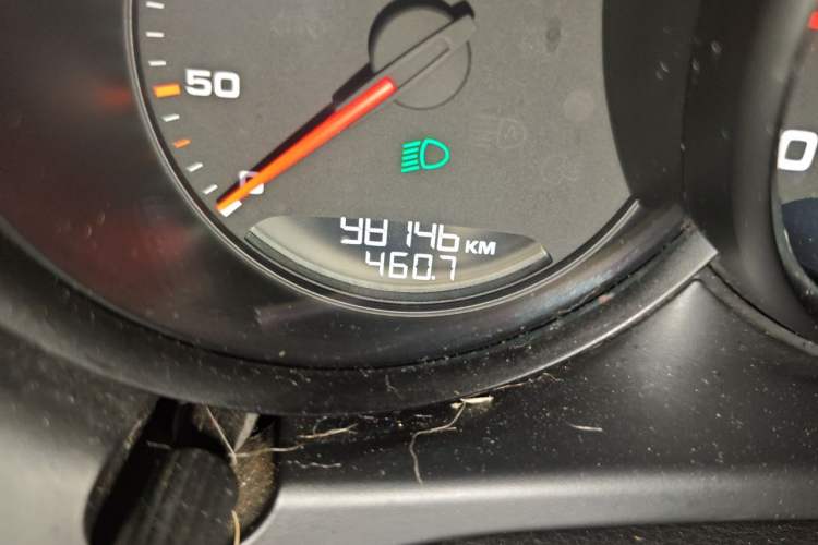 Used Porsche Macan 2016 Macan 2.0T Odometer Close Up