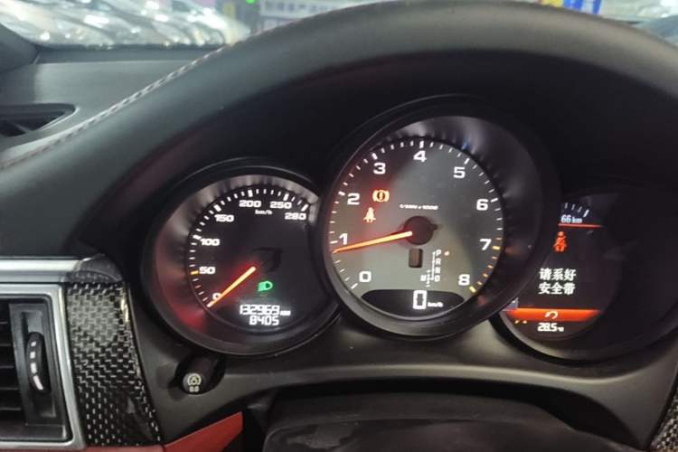 Used Porsche Macan 2016 Macan S 3.0T Odometer Close Up