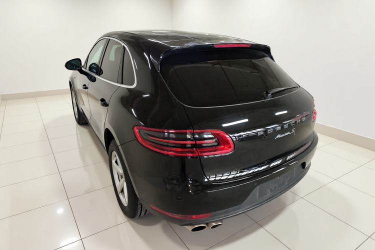 Used Porsche Macan 2016 Macan S 3.0T Rear Left 45 Deg