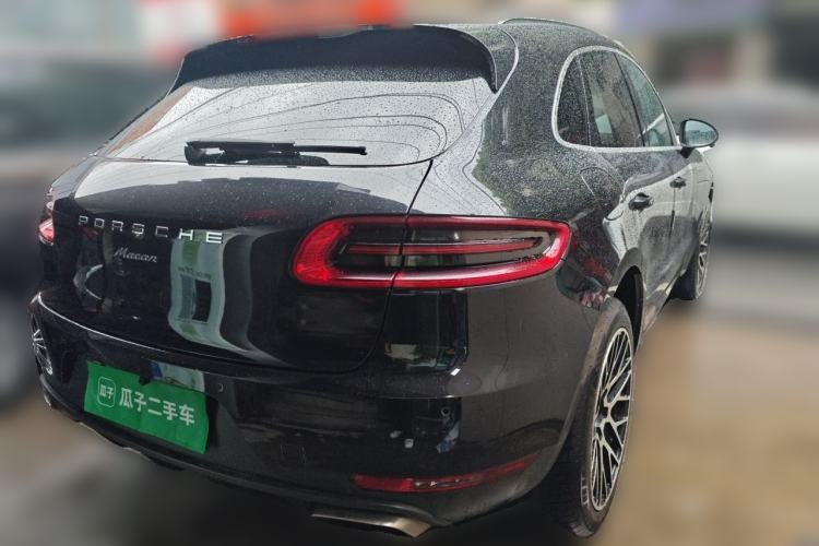 Used Porsche Macan 2016 Macan 2.0T Rear Right 45 Deg