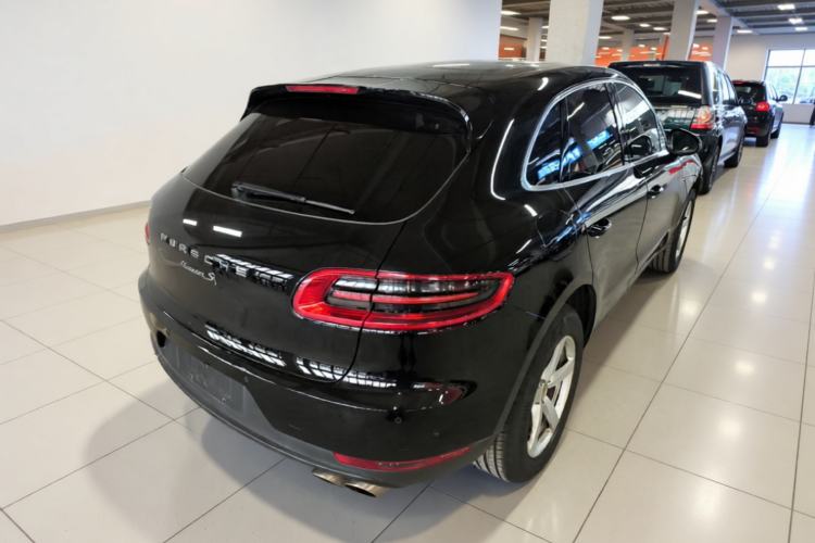 Used Porsche Macan 2016 Macan S 3.0T Rear Right 45 Deg