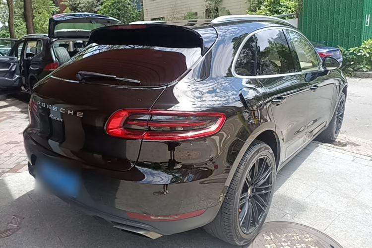Used Porsche Macan 2016 Macan 2.0T Rear Right 45 Deg