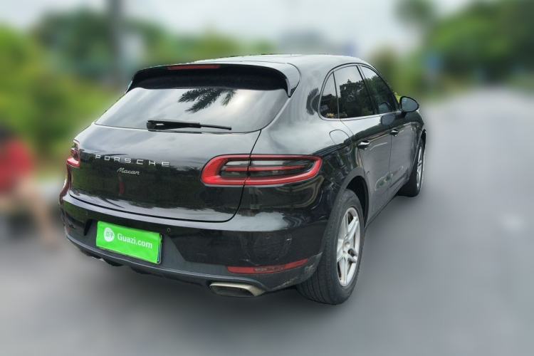 Used Porsche Macan 2016 Macan 2.0T Rear Right 45 Deg