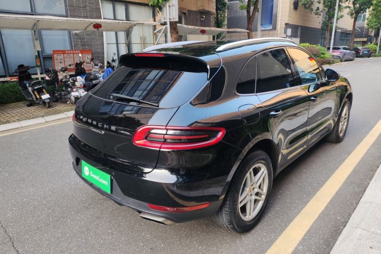Used Porsche Macan 2016 Macan 2.0T Rear Right 45 Deg