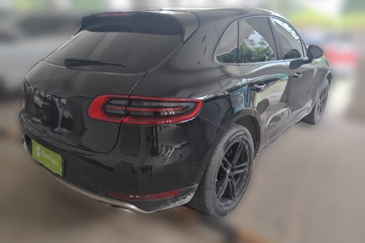Used Porsche Macan 2016 Macan 2.0T Rear Right 45 Deg