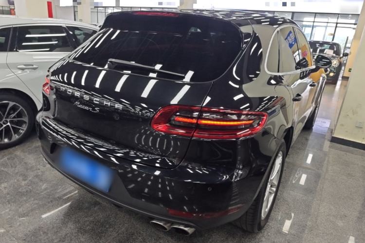 Used Porsche Macan 2016 Macan S 3.0T Rear Right 45 Deg
