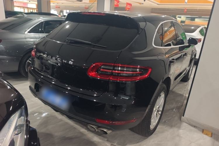 Used Porsche Macan 2016 Macan S 3.0T Rear Right 45 Deg