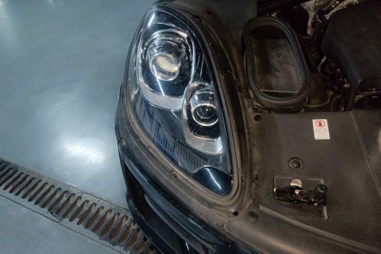 Used Porsche Macan 2016 Macan 2.0T Right Front Headlight