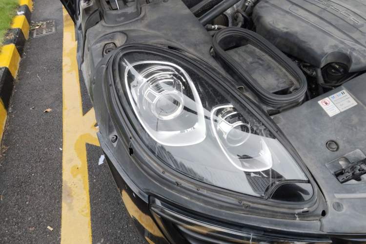 Used Porsche Macan 2016 Macan 2.0T Right Front Headlight