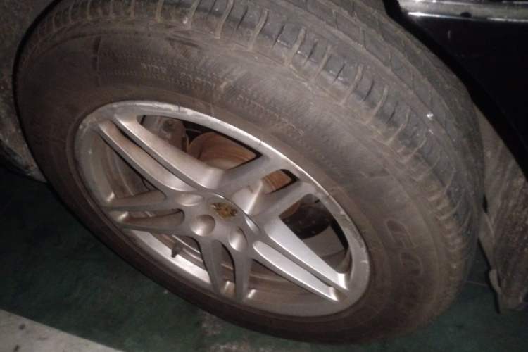 Used Porsche Macan 2016 Macan 2.0T Right Front Wheel Hub