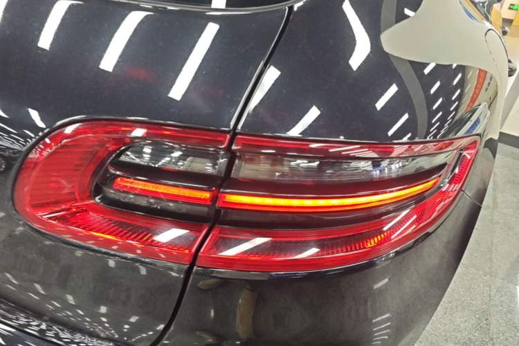 Used Porsche Macan 2016 Macan S 3.0T Right Rear Taillight