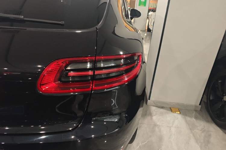 Used Porsche Macan 2016 Macan S 3.0T Right Rear Taillight