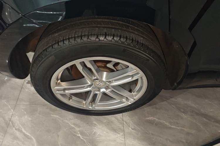 Used Porsche Macan 2016 Macan S 3.0T Right Rear Wheel Hub
