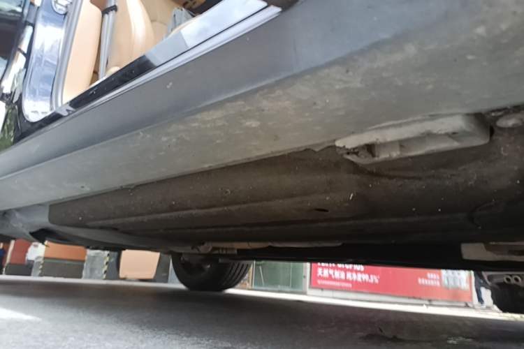 Used Porsche Macan 2016 Macan 2.0T Right Side Sill