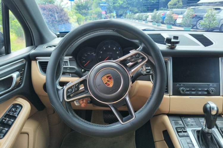 Used Porsche Macan 2016 Macan 2.0T Steering Wheel