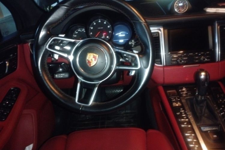 Used Porsche Macan 2016 Macan 2.0T Steering Wheel