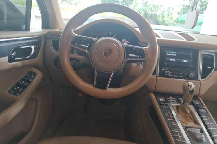Used Porsche Macan 2016 Macan 2.0T Steering Wheel