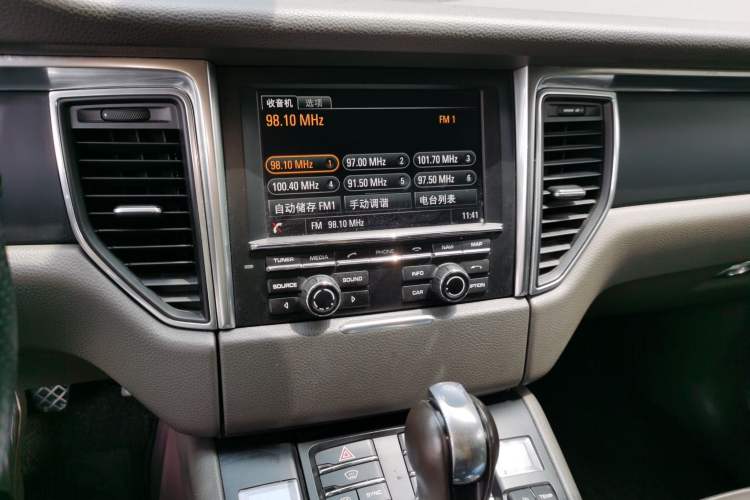 Used Porsche Macan 2016 Macan 2.0T Audio And AC Panel