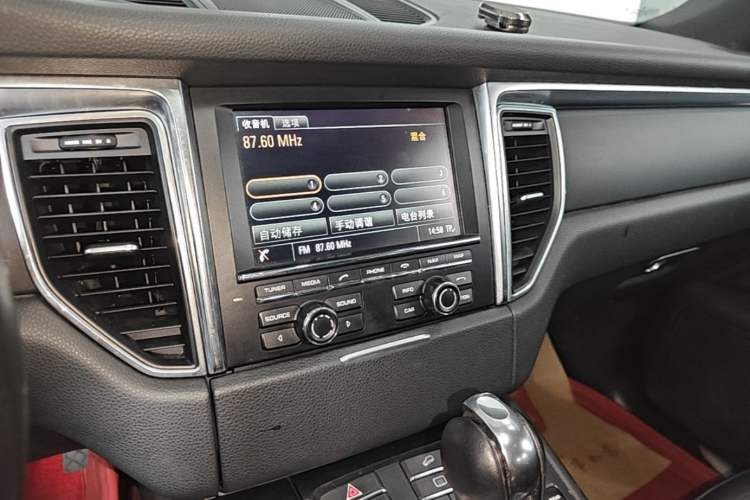 Used Porsche Macan 2016 Macan 2.0T Audio And AC Panel