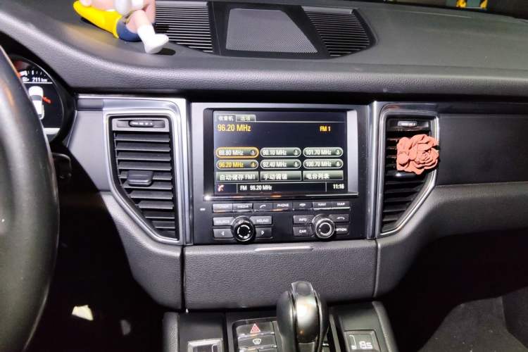 Used Porsche Macan 2016 Macan 2.0T Audio And AC Panel