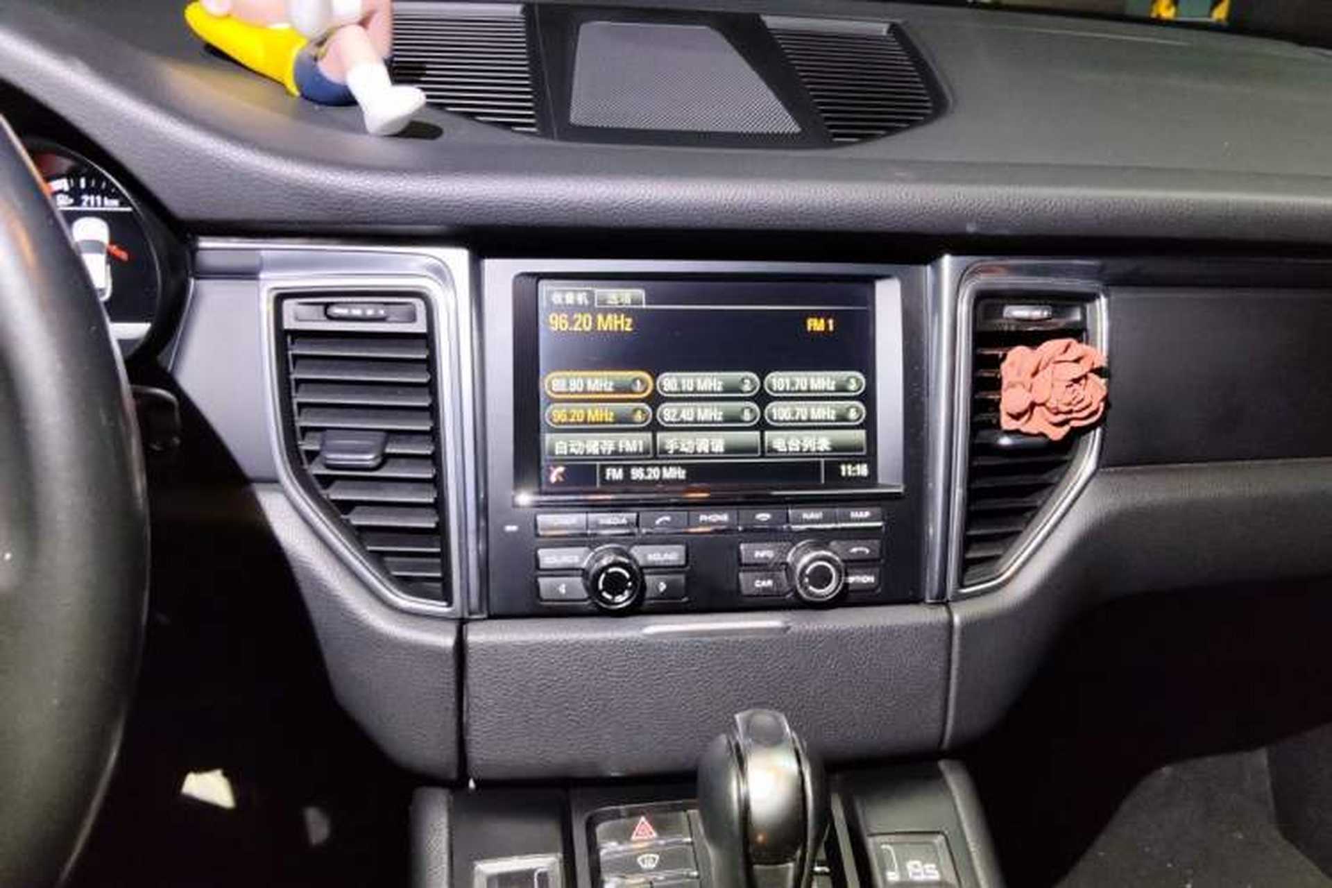 Used Porsche Macan 2016 Macan 2.0T Audio And AC Panel