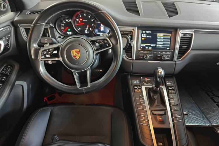 Used Porsche Macan 2016 Macan 2.0T Center Console