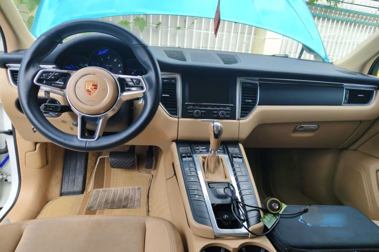 Used Porsche Macan 2016 Macan 2.0T Center Console