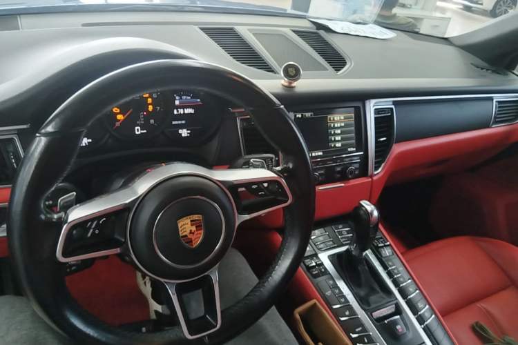 Used Porsche Macan 2016 Macan 2.0T Center Console