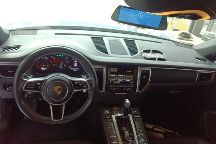 Used Porsche Macan 2016 Macan 2.0T Center Console