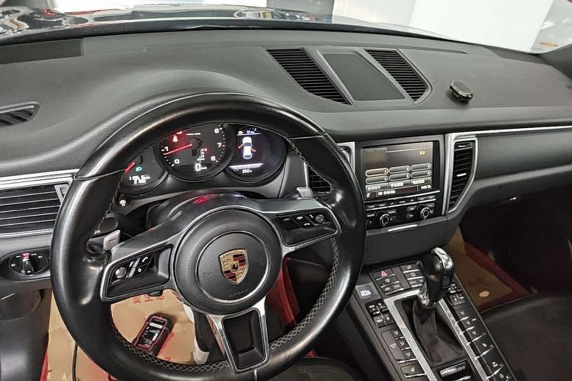 Used Porsche Macan 2016 Macan 2.0T Center Console