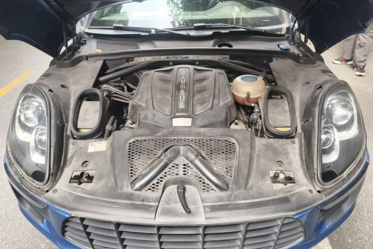 Used Porsche Macan 2016 Macan S 3.0T Engine Bay