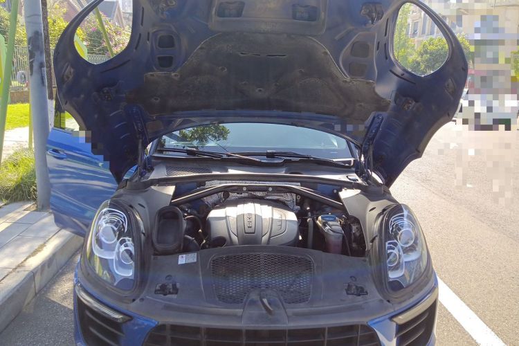Used Porsche Macan 2016 Macan 2.0T Engine Bay