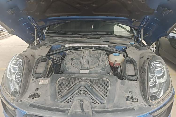 Used Porsche Macan 2016 Macan S 3.0T Engine Bay