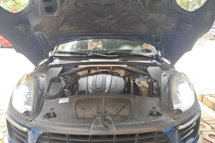 Used Porsche Macan 2016 Macan 2.0T Engine Bay