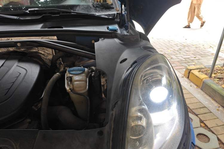 Used Porsche Macan 2016 Macan 2.0T Engine Bay Left
