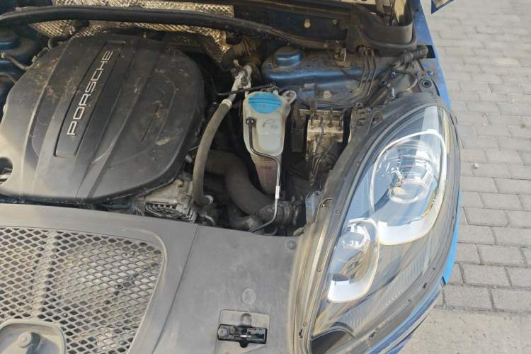 Used Porsche Macan 2016 Macan 2.0T Engine Bay Left