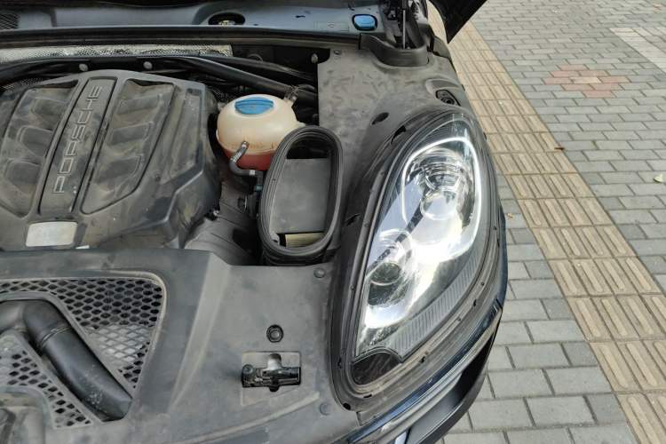 Used Porsche Macan 2016 Macan S 3.0T Engine Bay Left
