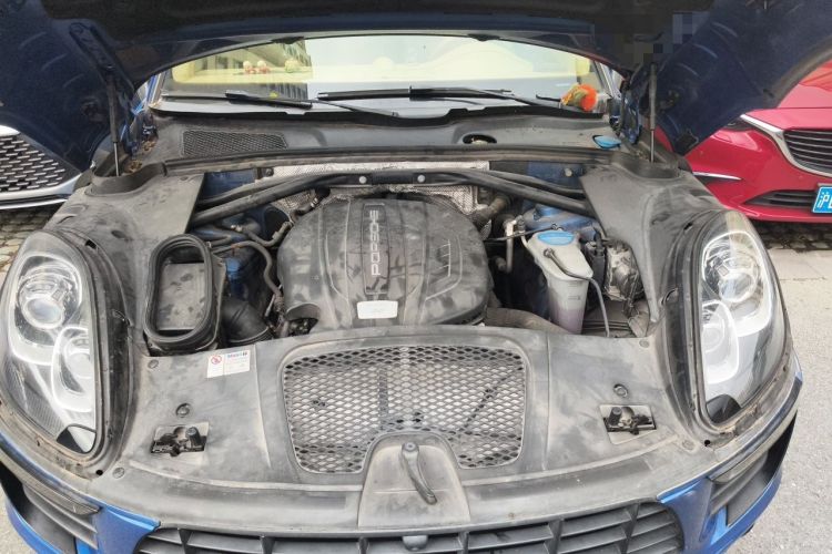 Used Porsche Macan 2016 Macan 2.0T Engine Bay